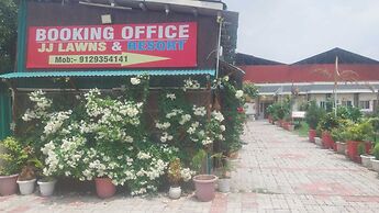 JJ Lawns And Resort