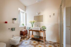 Casa Dante in Lucca With 3 Bedrooms and 2 Bathrooms