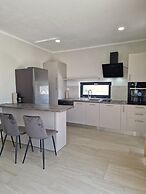 Villa V