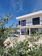 Villa V