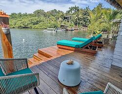 Coral Bay Bungalows