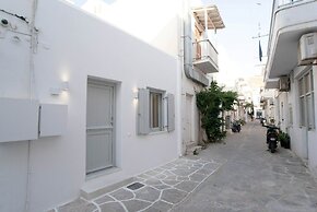 Parikia's Cosy Jewel