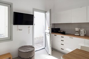 Parikia's Cosy Jewel
