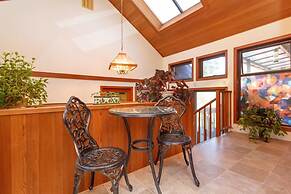 Cole's Bay Vacation Retreat Library Room