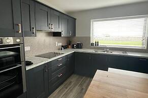 Spacious 5Br Home - Country View - Close to Galway