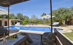 Nice Holiday Home With Private Pool
