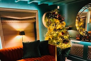 2 Bed 'cosy Cottage' Central Bawtry High End Decor