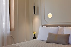 Dwell - Elegant City Stay