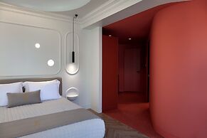 Dwell - Elegant City Stay