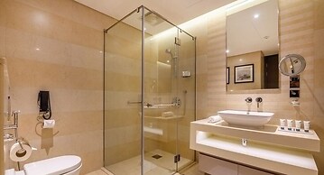 Elegant 1BR Apartment Near Dubai Frame