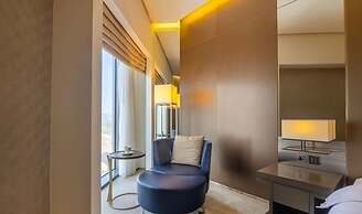 Elegant 1BR Apartment Near Dubai Frame