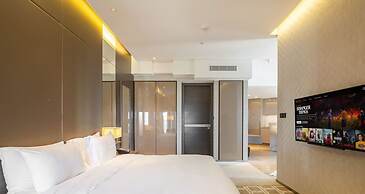 Elegant 1BR Apartment Near Dubai Frame