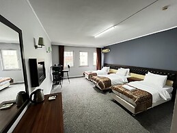 Grand S&S Hotel