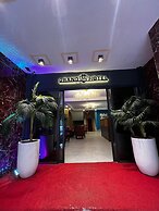Grand S&S Hotel