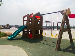 Nice Studio At Grand Kamala Lagoon Apartment