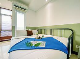 Best And Comfy Studio Apartment B Residence