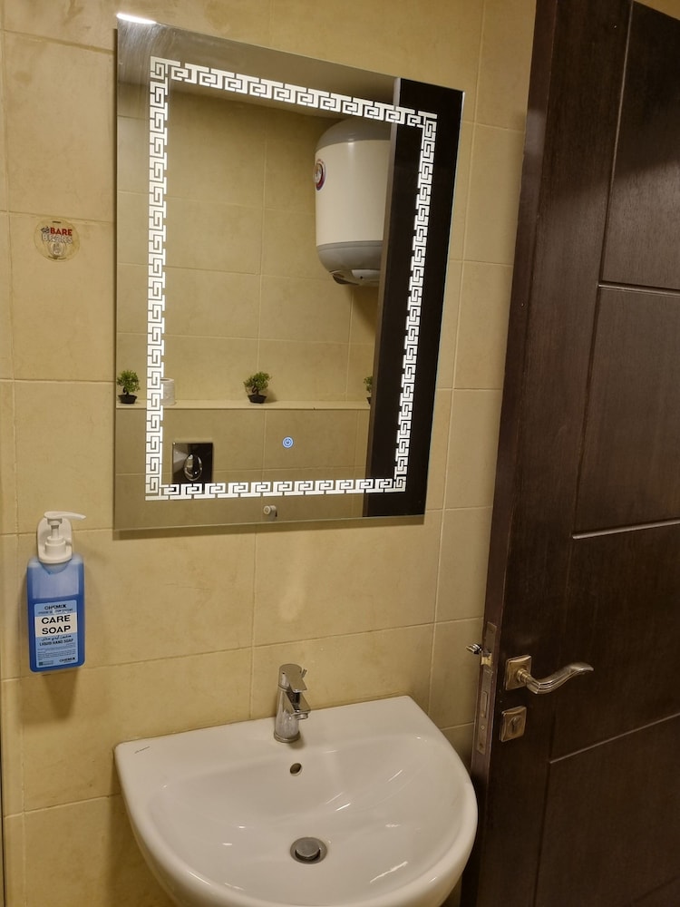 Unique 2bedroom at Abdoun 001