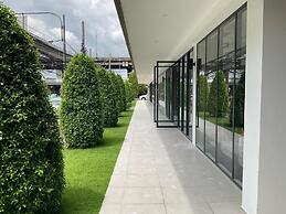 35 Bow Hotel