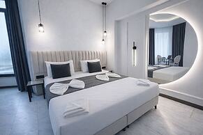 D Twins plus Hotel