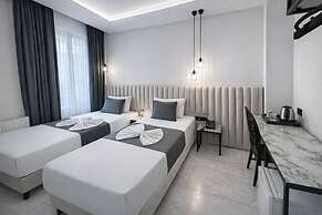 D Twins plus Hotel
