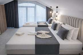 D Twins plus Hotel