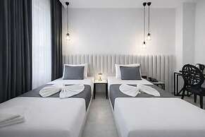 D Twins plus Hotel