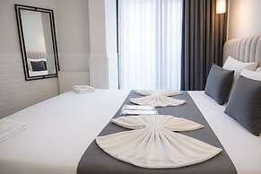 D Twins plus Hotel