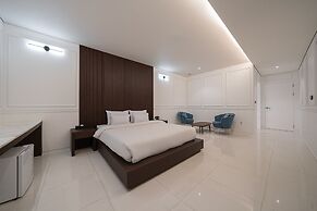 Guwol Hotel Rondo