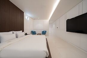 Guwol Hotel Rondo