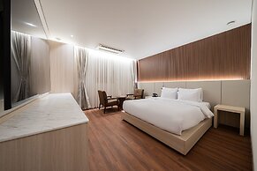 Guwol Hotel Rondo