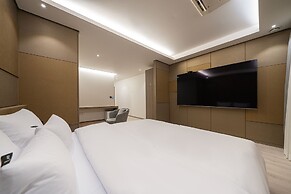Guwol Hotel Rondo