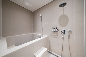 Guwol Hotel Rondo