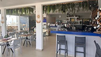 Golden Coast Suites