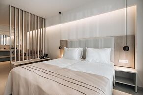 Golden Coast Suites
