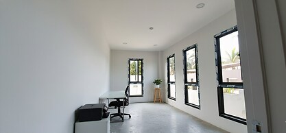 Ko lanta Hotels & Co- Working Space