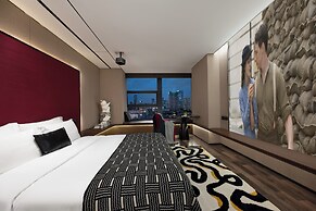 Beso Black Vinyl Fragment Hotel