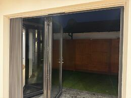Cosy Flat With Garden London