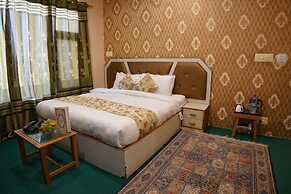 Rozan Jaai Orchard Hotel