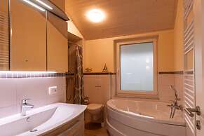 Ferienhaus mit Sauna im Ferienpark Mirow