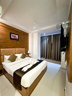Palm Breeze Hotel - Colaba