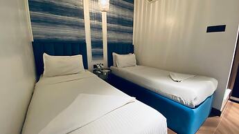 Palm Breeze Hotel - Colaba