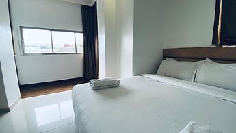 Palm Breeze Hotel - Colaba