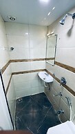 Palm Breeze Hotel - Colaba