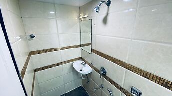 Palm Breeze Hotel - Colaba