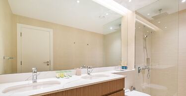 LUX The La Mer Luxury Burj View Suite 3