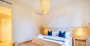LUX The La Mer Luxury Burj View Suite 3