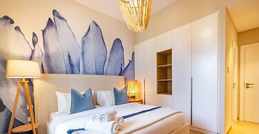 LUX The La Mer Luxury Burj View Suite 3