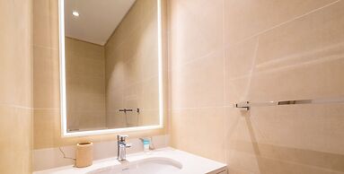 LUX The La Mer Luxury Burj View Suite 3