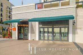 LUX The La Mer Luxury Burj View Suite 3