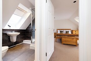 JOIVY Modern flats near Edinburgh Castle